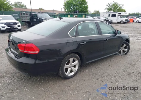 2013 Volkswagen Passat 2.5L Se из США, поврежденный, VIN 1VWBP7A37DC121793